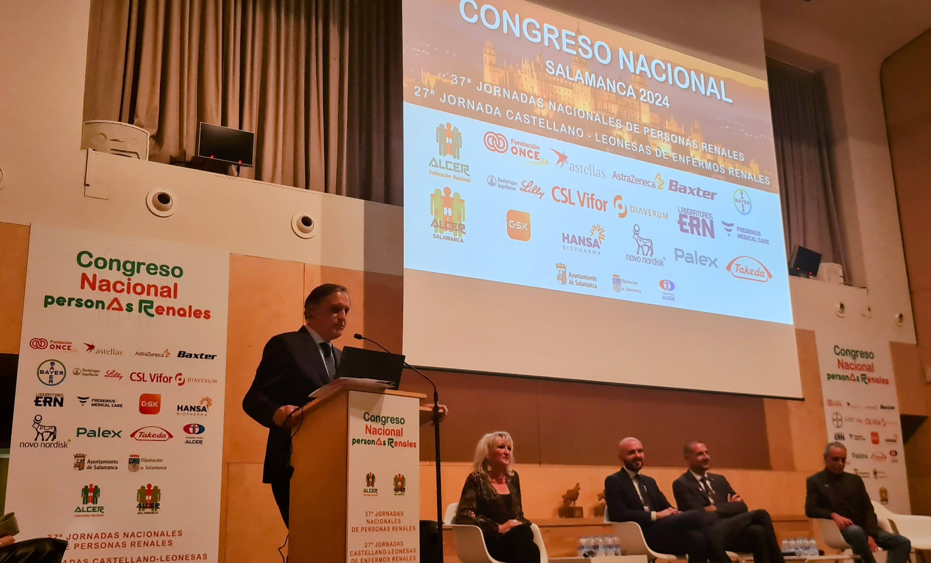 Un momento de la intervención de Carlos García Carbayo en el congreso nacional de Alcer