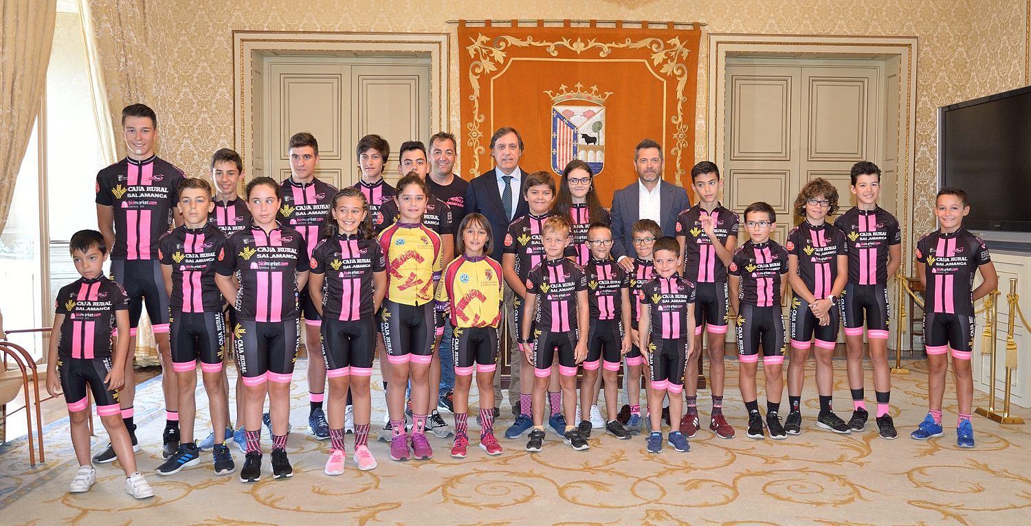 Recepcion al Club Deportivo Ciclista Promesal