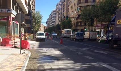 En la actualidad el Ayuntamiento esta reformando las aceras en Maria Auxiliadora