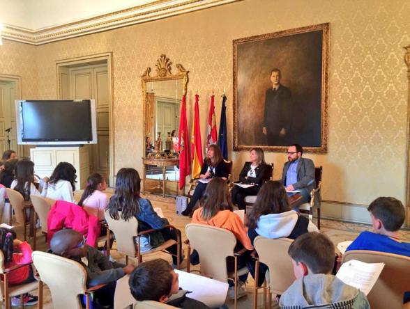 Consejo de Infancia con las ninas y ninos celebrado en el Ayuntamiento