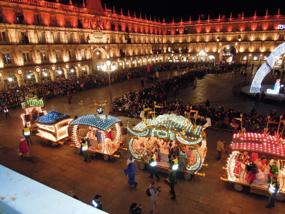Cabalgata en una pasada edicion a su paso por la Plaza Mayor