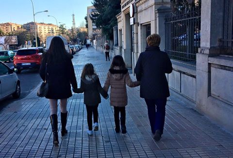 En lo que va de ano ha concedido ayudas de caracter economico a 353 familias