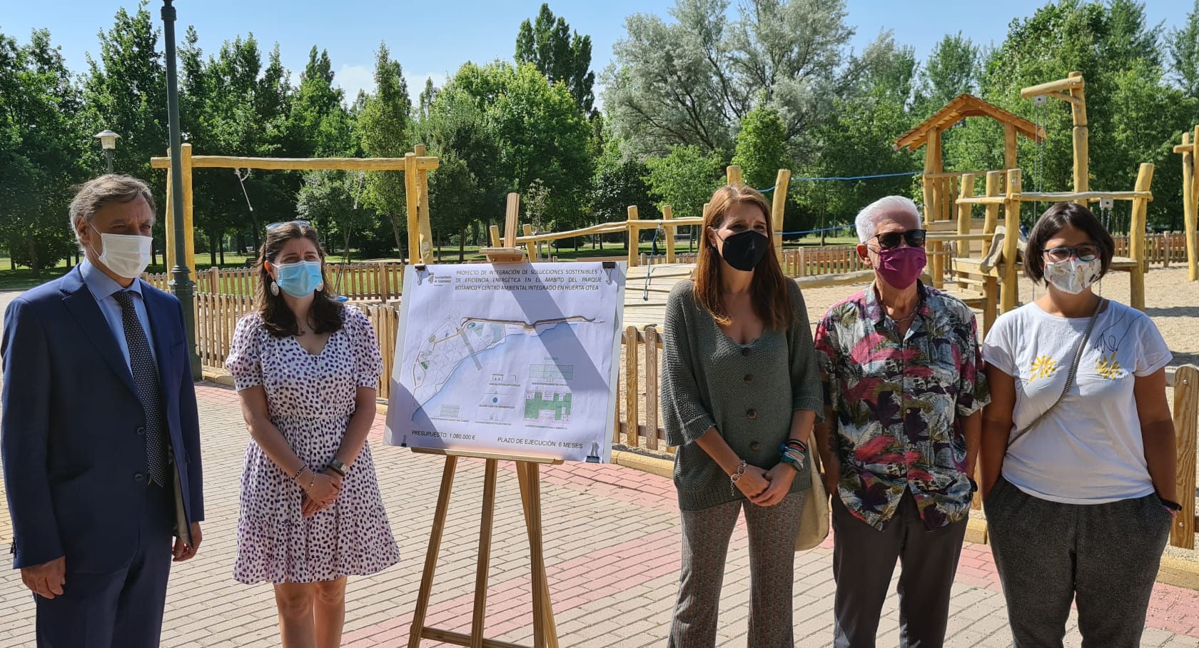 Visita del alcalde al parque botanico de Huerta Otea
