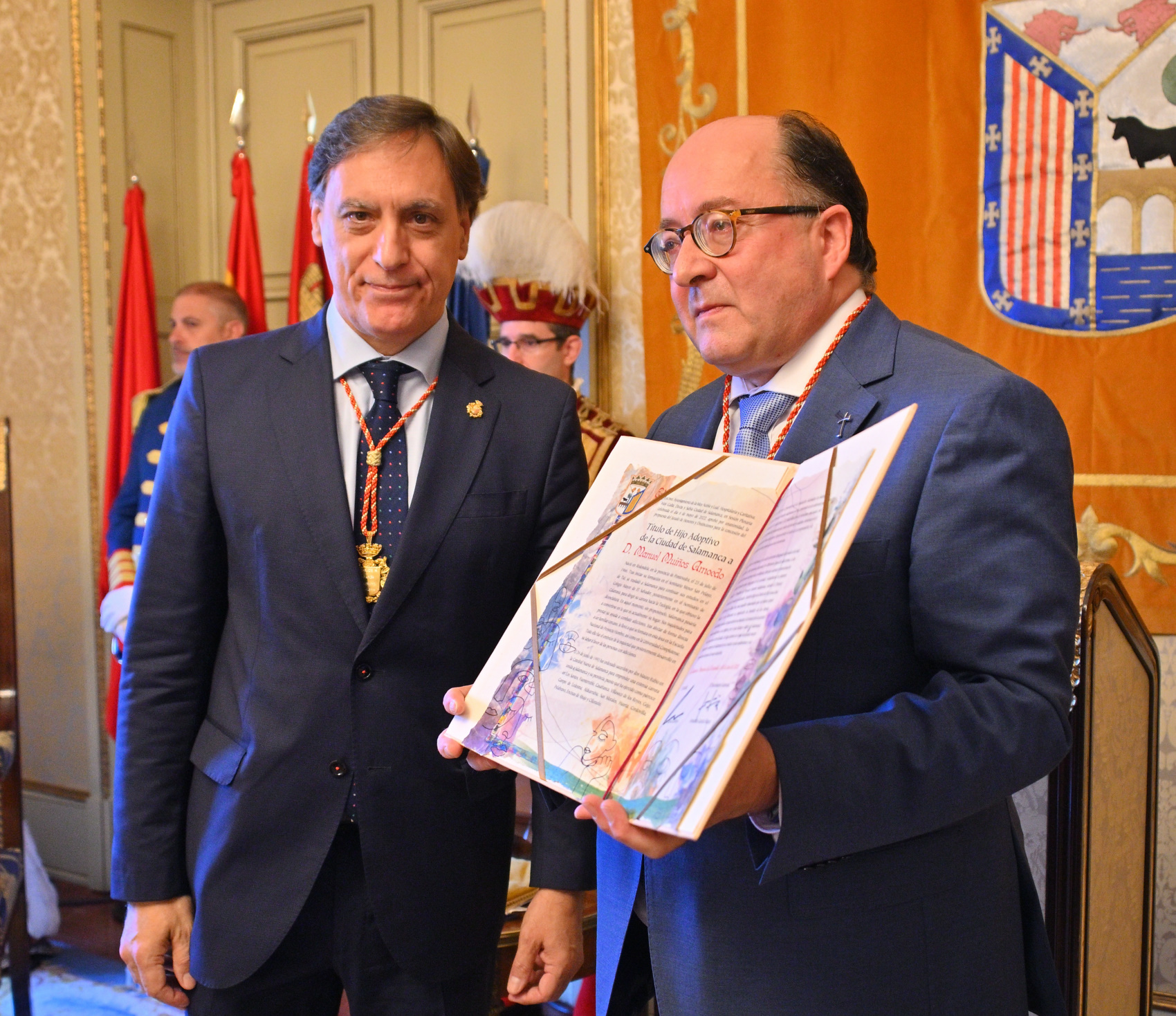 Nombramiento de Hijo Adoptivo de la Ciudad de Salamanca a Manuel Muinos